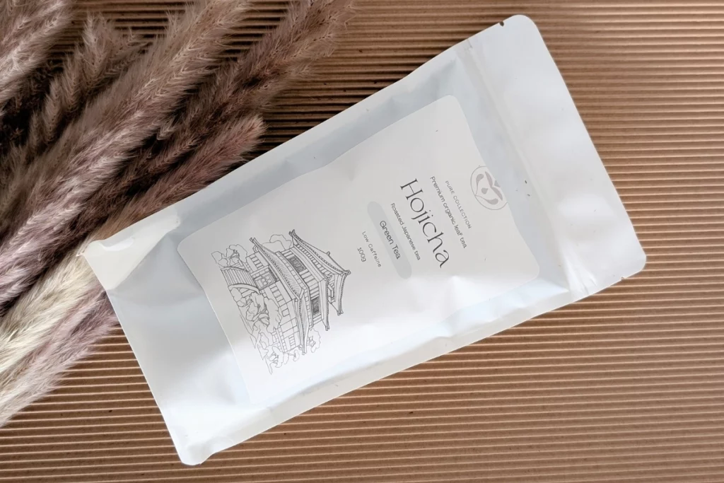 Verpackung unseres losen Bio-Hojicha-Tees von Erinora