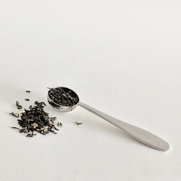 Cucchiaino dosatore per tè di Erinora con foglie sfuse