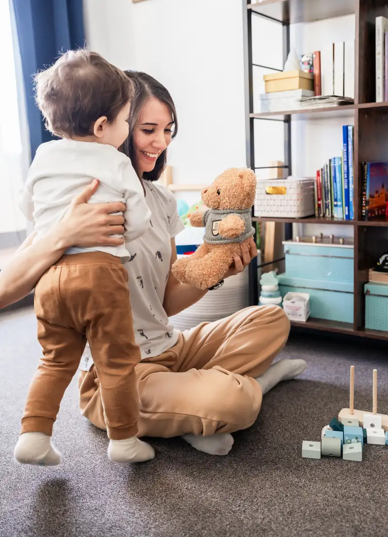 Mompreneur che ha fondato un brand di tè biologico mentre gioca con suo figlio